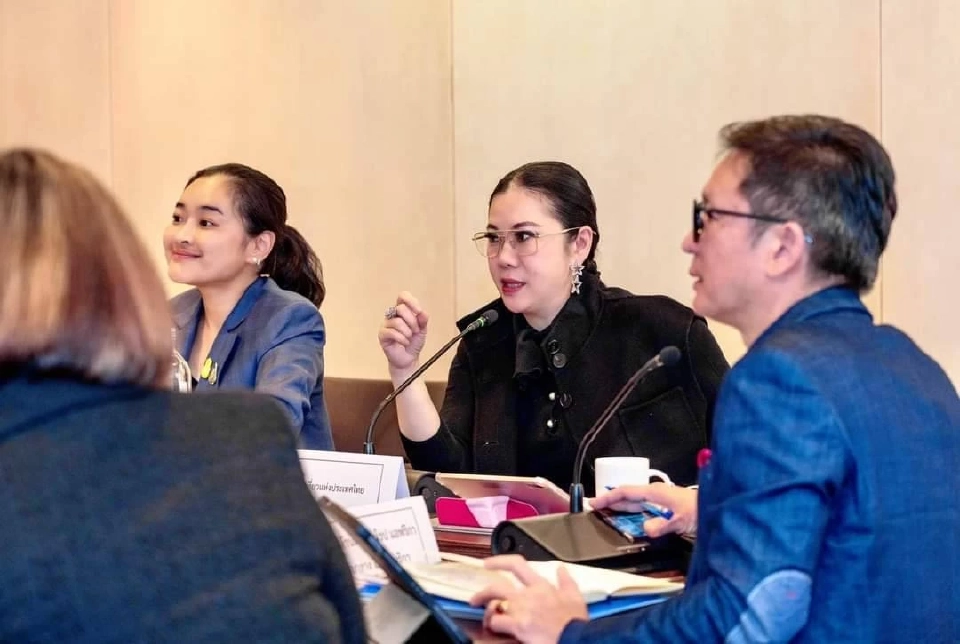 ททท.เปิดตัวรถบัส วิ่งรอบลอนดอน โปรโมท softpower ไทย