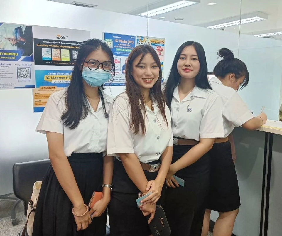 CIBA DPU ปลื้ม นศ.ป.ตรี-ป.โท ทุบสถิติ คว้าทุนสอบขอใบอนุญาต IC Plain มากที่สุด