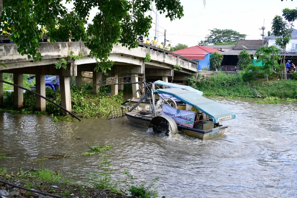 กรมชลฯ Kick off กำจัดผักตบชวา 17 จุดทั่วประเทศ