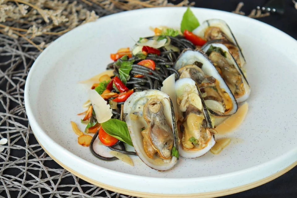 “Culinary Canvas” เมนูซิกเนเจอร์ TOP CHEF โรงแรมฮอลิเดย์ อินน์ ศรีราชา