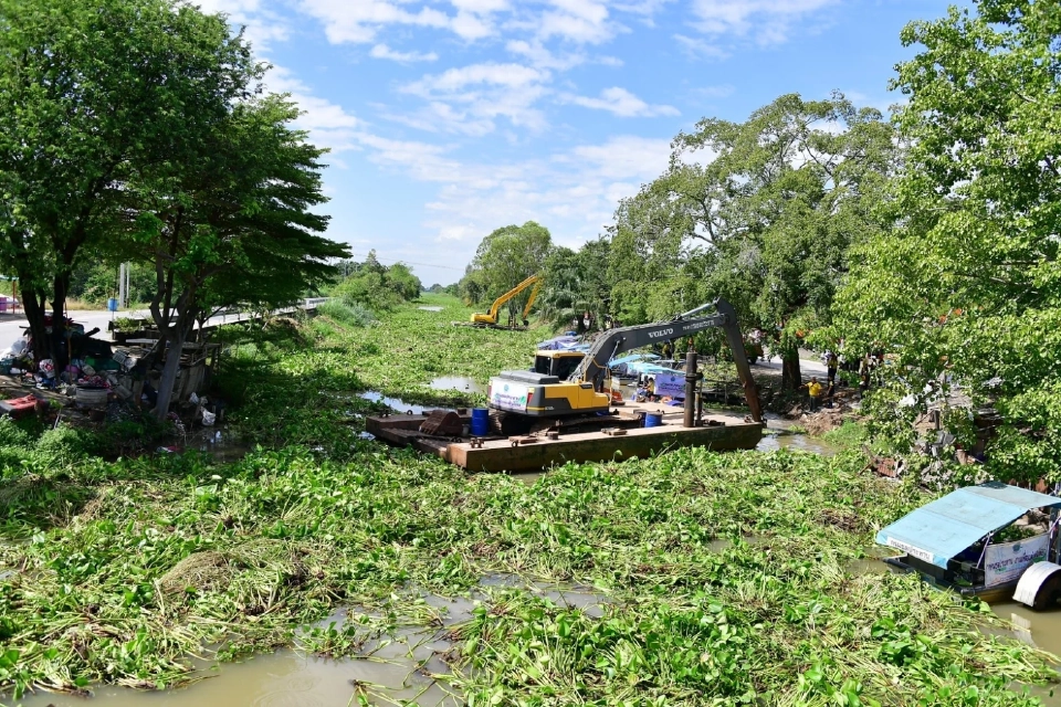 กรมชลฯ Kick off กำจัดผักตบชวา 17 จุดทั่วประเทศ