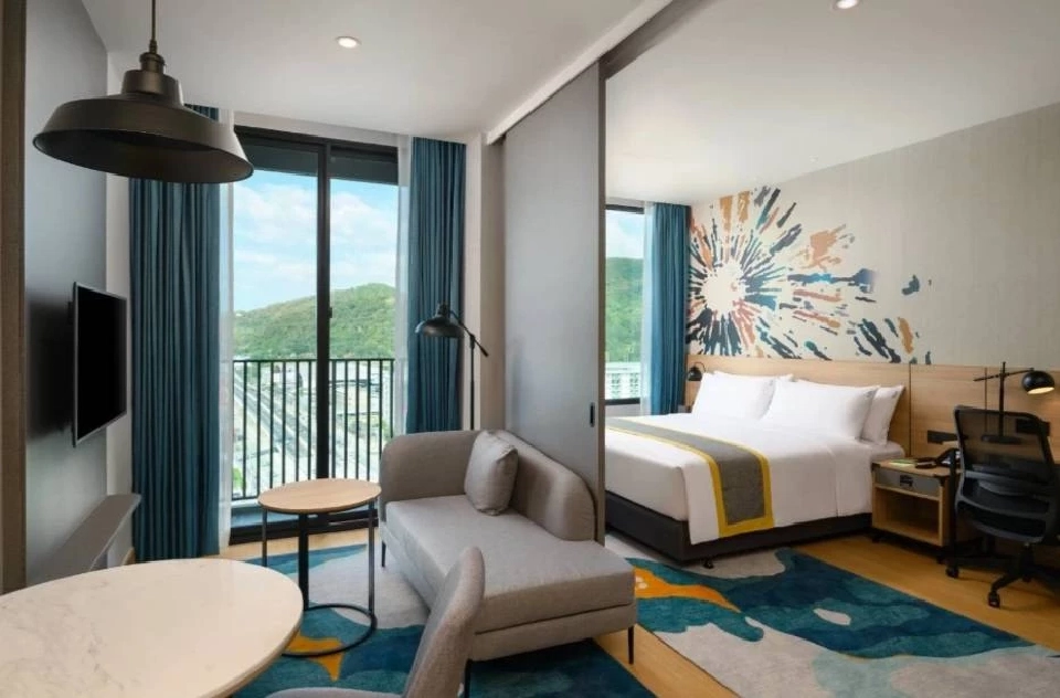 ฮอลิเดย์ อินน์ ศรีราชา