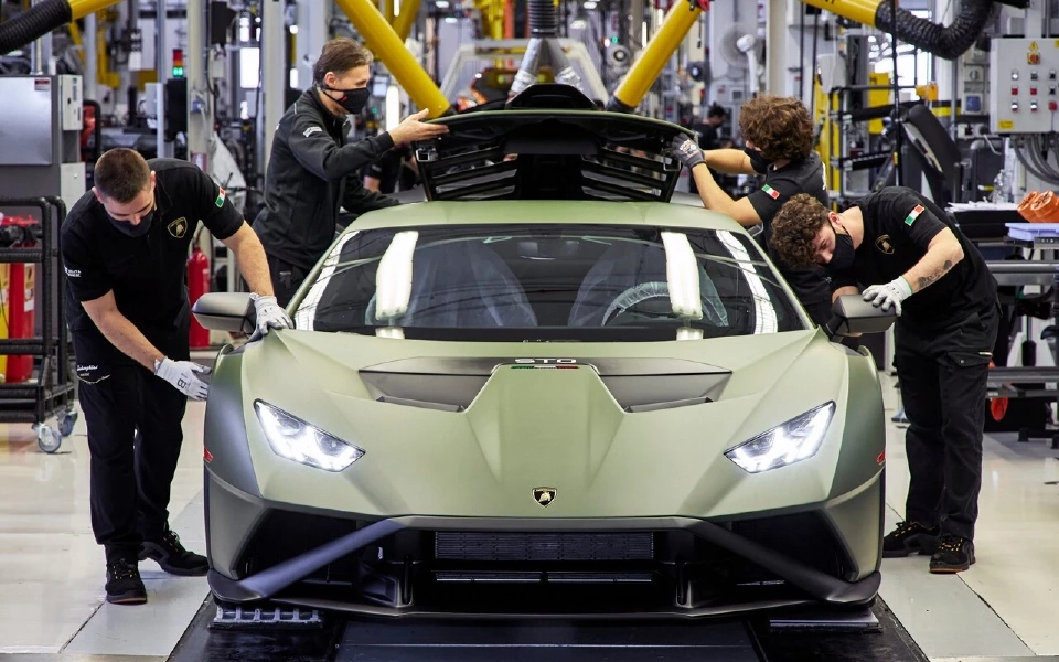 ลัมโบร์กินี (Lamborghini) ผู้ผลิตรถยนต์สัญชาติอิตาเลียน บรรลุข้อตกลงกับสหภาพแรงงานในยุโรป ในการเสนอแผนการทำงาน 4 วันต่อสัปดาห์