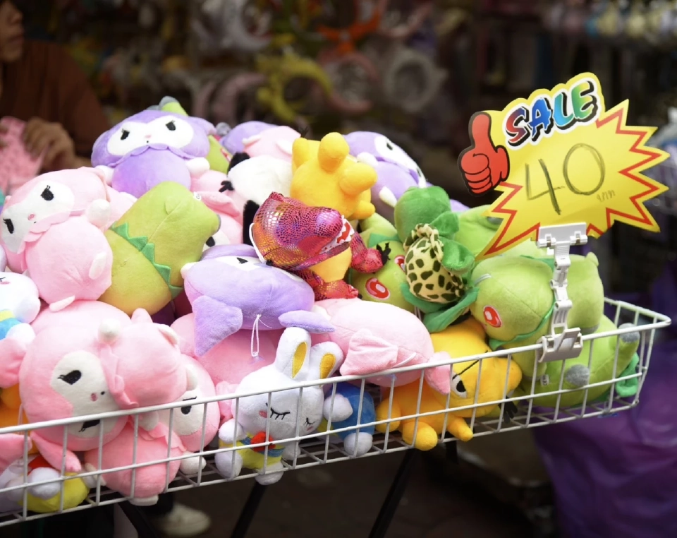 ตุ๊กตาก็ยังขายได้ขายดี มีหลากหลายรูปแบบให้เลือกหา ราคาย่อมเยา