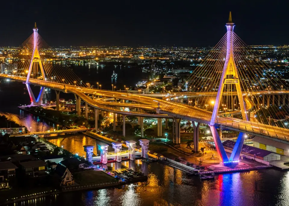 “ทางหลวงชนบท” เปิดไฟประดับสะพาน 3 แห่ง รับเทศกาลปีใหม่ 2567