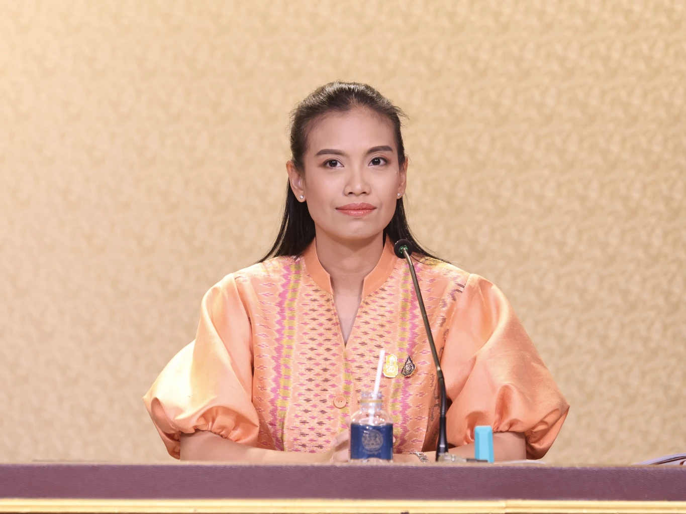 นางรัดเกล้า อินทวงศ์ สุวรรณคีรี รองโฆษกประจำสำนักนายกรัฐมนตรี