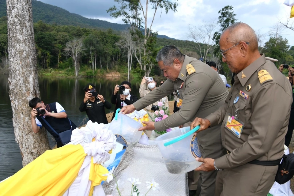 องคมนตรี ขับเคลื่อนโครงการอันเนื่องมาจากพระราชดำริในพื้นที่ จ.เชียงราย