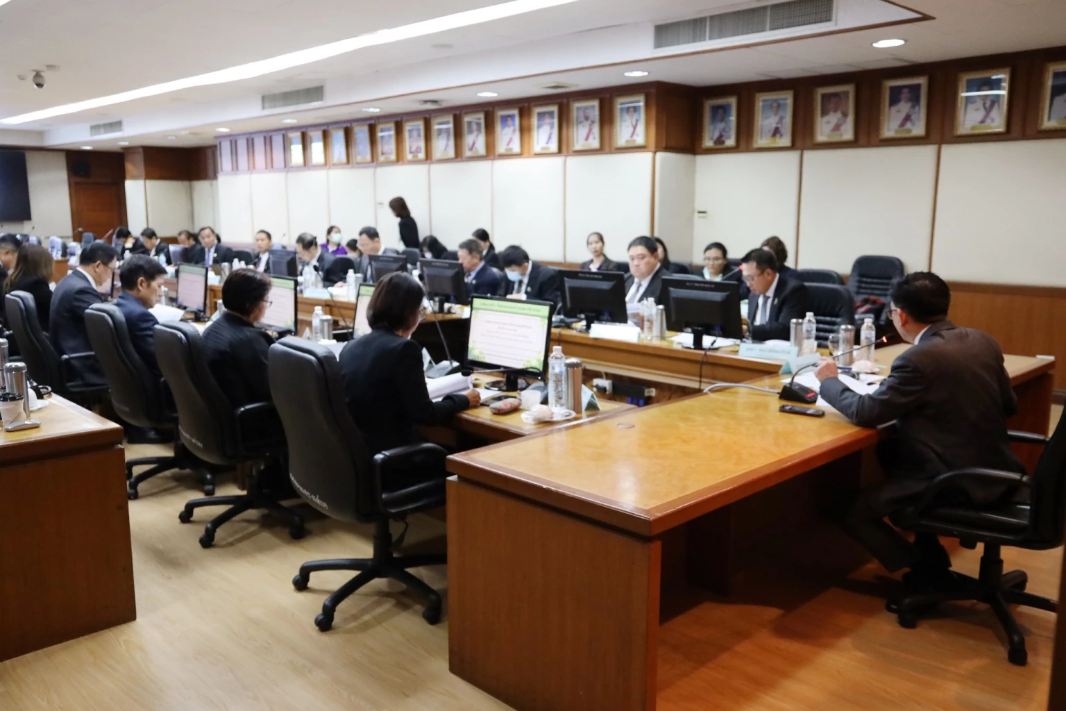 นายไพโรจน์ โชติกเสถียร ปลัดกระทรวงแรงงาน ในฐานะประธานคณะกรรมการค่าจ้างชุดที่ 22