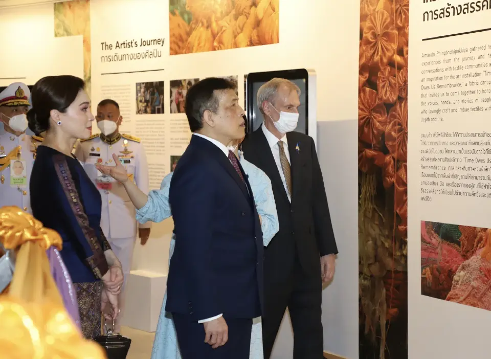 ในหลวง ทรงเปิดนิทรรศการ "Weaving Our Stories : สานสัมพันธ์ทางการทูตสหรัฐอเมริกา - ไทย 190 ปี"