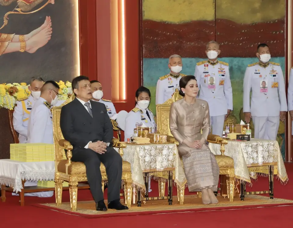 ในหลวง พระราชินี ทรงตัดหวายลูกนิมิตอุโบสถกลางน้ำ วัดศรีรัตนธรรมาราม