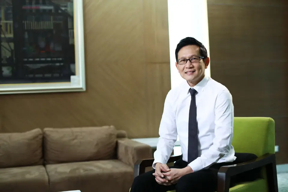 นายอรรถพล ฤกษ์พิบูลย์ 