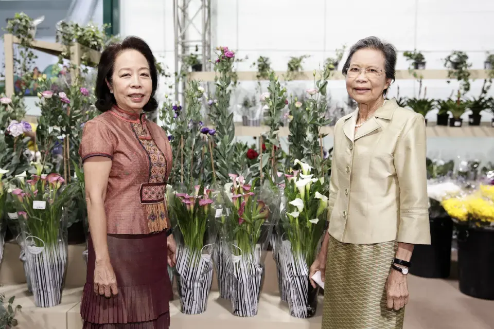 คุณพาสินี ลิ่มอติบูลย์ และ คุณหญิงชฎา วัฒนศิริธรรม
