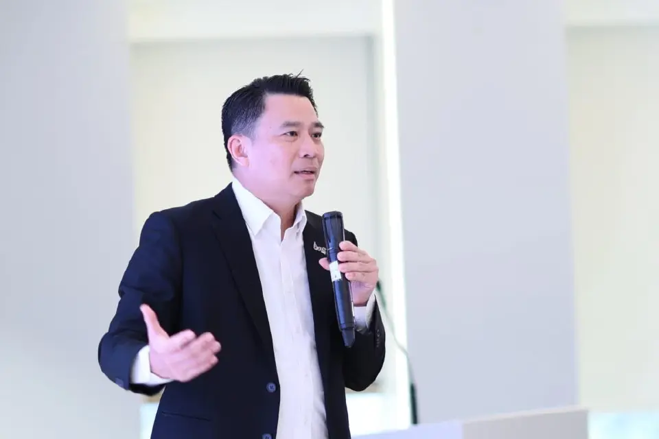 นายพงษ์พันธุ์ อมรวิวัฒน์