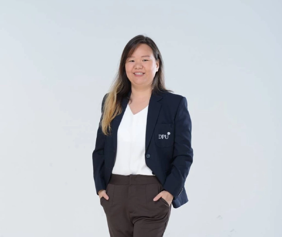 อาจารย์จุฑามาศ ลิมศุภนาค หัวหน้าหลักสูตรภาษาจีนธุรกิจ วิทยาลัยนานาชาติ มหาวิทยาลัยธุรกิจบัณฑิตย์ (DPU) 