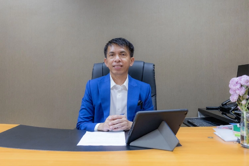 รองศาสตราจารย์ ดร.สุทธิพร บุญมาก รองอธิการบดีฝ่ายวิชาการและการเรียนรู้ มหาวิทยาลัยทักษิณ (TSU) 