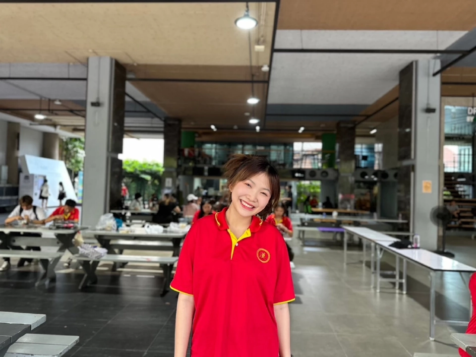 น.ส.ภัทรพร วาทนเสรี (วีวี่) นักศึกษาชั้นปีที่ 1 หลักสูตรภาษาจีนธุรกิจ วิทยาลัยนานาชาติ DPU 