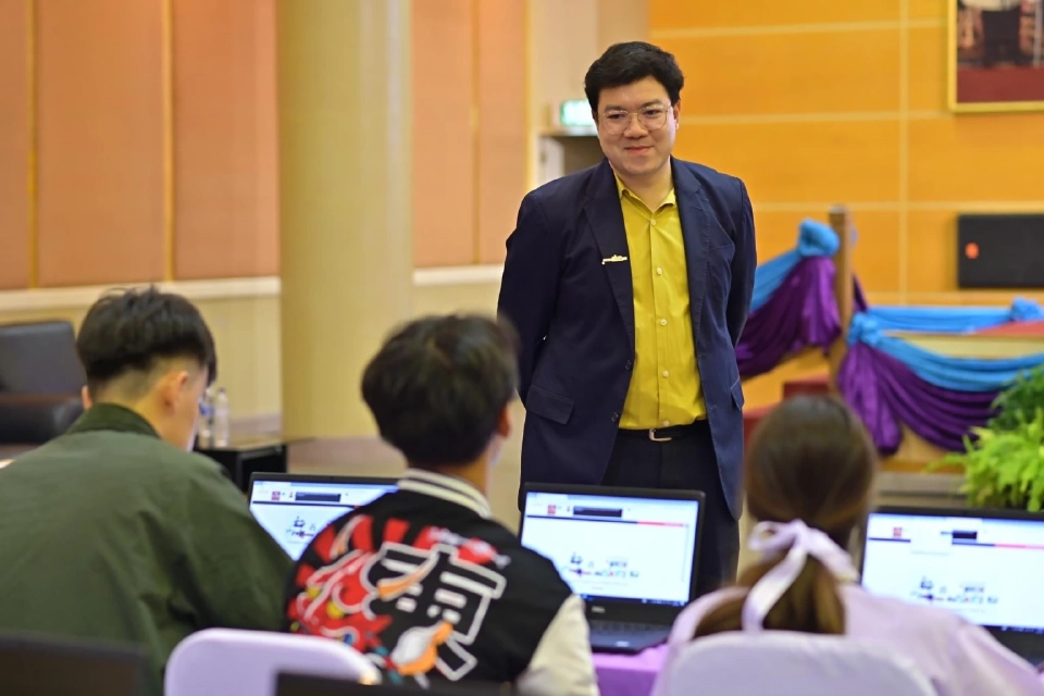 ดร. วรัญญู ศรีเชียงราย หัวหน้าหลักสูตรการจัดการโลจิสติกส์และโซ่อุปทาน วิทยาลัยบริหารธุรกิจนวัตกรรมและการบัญชี (CIBA) DPU