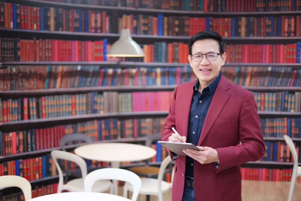 ม.ธุรกิจฯ เปิดตัว "สุทธิพล ทวีชัยการ" นั่งคณบดีคณะนิติศาสตร์ฯ 