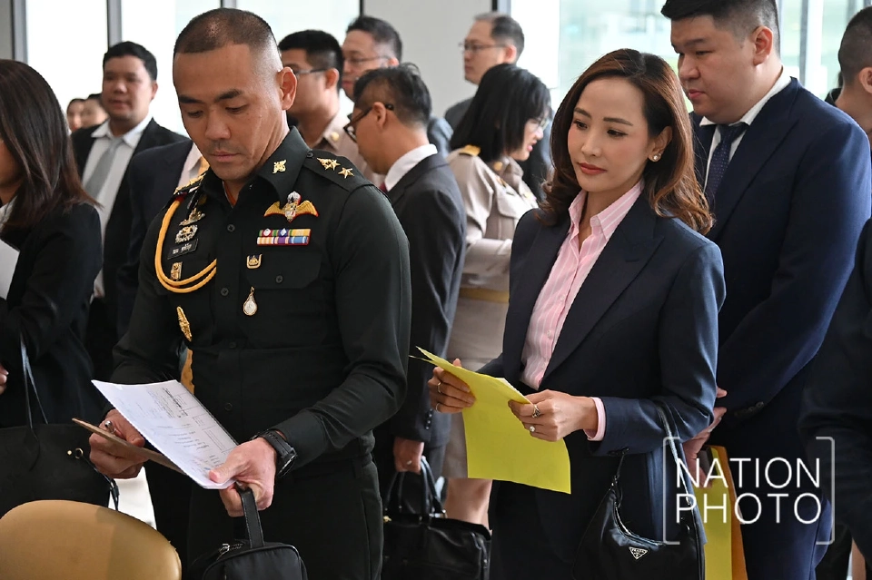 เปิดภาพ ปฐมนิเทศ "มินิวปอ.รุ่น1" อุ๊งอิ๊ง ตื่นเต้นเข้าพื้นที่ทหารครั้งแรก