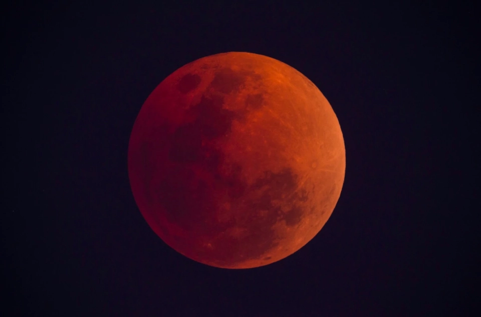 จันทรุปราคาเต็มดวง