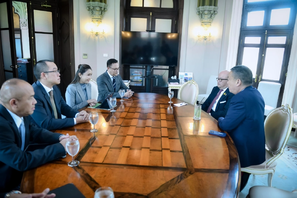 นายกฯ ถก "ประธานฯกสิกรไทย" จับมือโรดโชว์ดึงนักลงทุนต่างชาติ