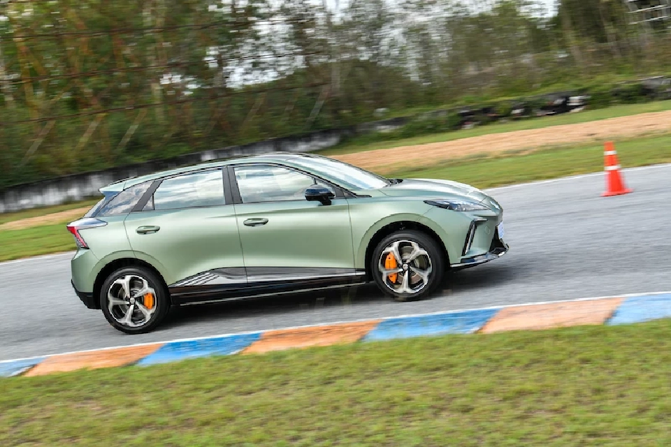 รีวิว MG4 XPOWER