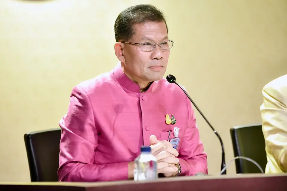 นายคารม พลพรกลาง รองโฆษกประจำสำนักนายกรัฐมนตรี