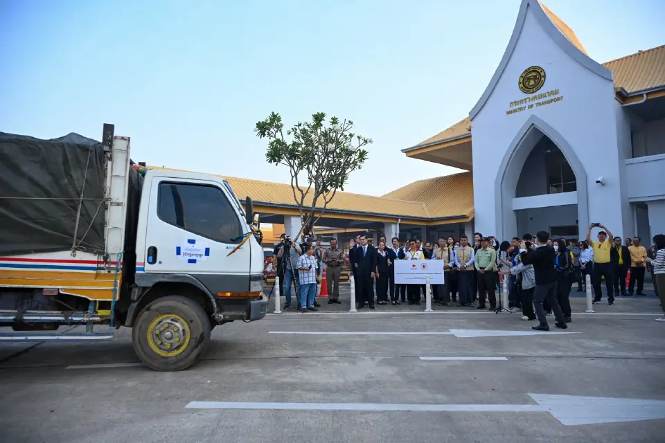 ณ บริเวณสะพานมิตรภาพไทย-เมียนมาแห่งที่2 เพื่อมุ่งหน้าไปยังพื้นที่นำร่อง 3 แห่ง ในรัฐกะเหรี่ยง