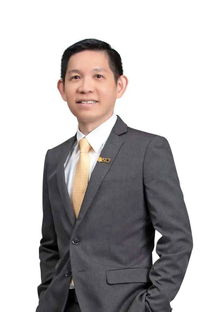นายรองรักษ์ พนาปวุฒิกรรมการและเหรัญญิก มูลนิธิตลาดหลักทรัพย์แห่งประเทศไทย