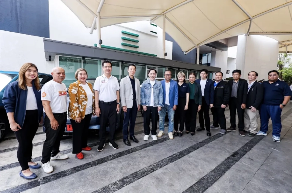 ‘เนชั่น กรุ๊ป’ จับมือ BYD ลดโลกร้อน รับมอบรถยนต์ไฟฟ้า 11 คัน