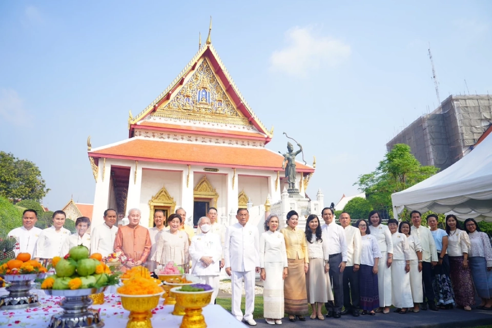 บวงสรวงเทพยดา งาน “ใต้ร่มพระบารมี 242 ปี กรุงรัตนโกสินทร์”