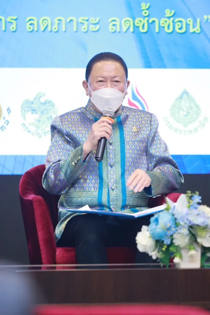 นายสนั่น อังอุบลกุล ประธานกรรมการหอการค้าไทยและสภาหอการค้าแห่งประเทศไทย