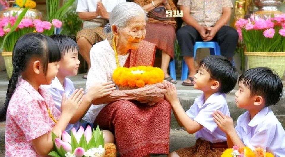 วันสงกรานต์ 2567 มาสาดคำอวยพร “Songkran Day” เป็นภาษาอังกฤษกันเถอะ