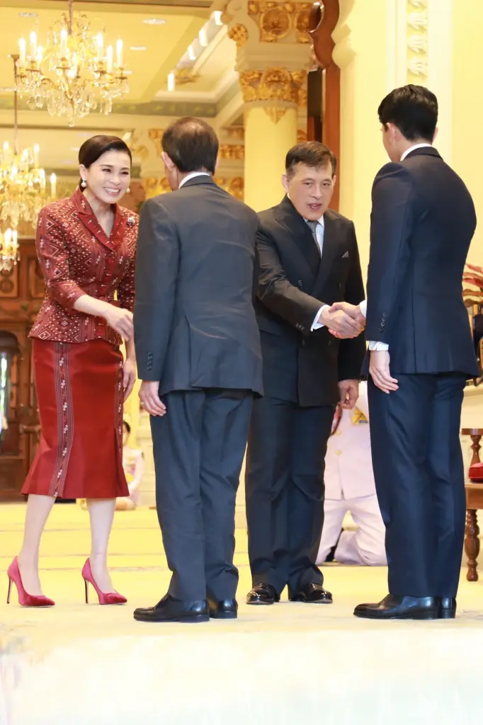 ในหลวง ทรงรับสมเด็จพระราชาธิบดีแห่งบรูไนฯ ในโอกาสเสด็จฯ เยือนไทยอย่างเป็นทางการ