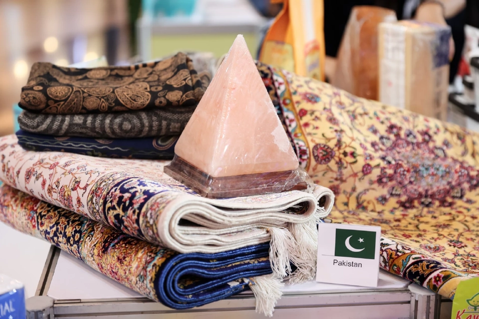 ชอปสนุก สุขใจ ได้กุศล กับมหกรรม “งานออกร้านคณะภริยาทูต ครั้งที่ 57”