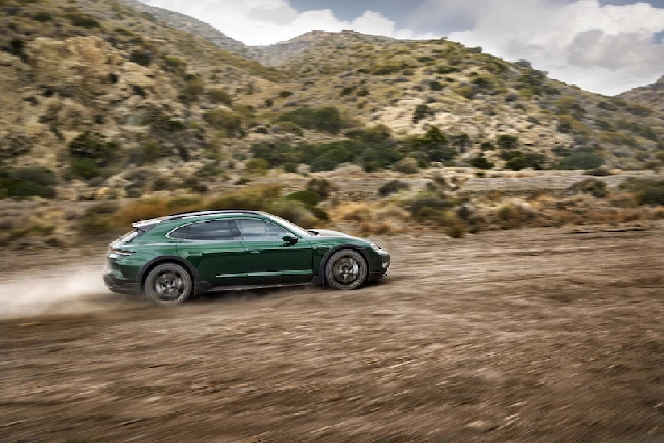 Porsche Taycan Facelift 2024 ราคาเริ่ม 6.69 ล้านบาท