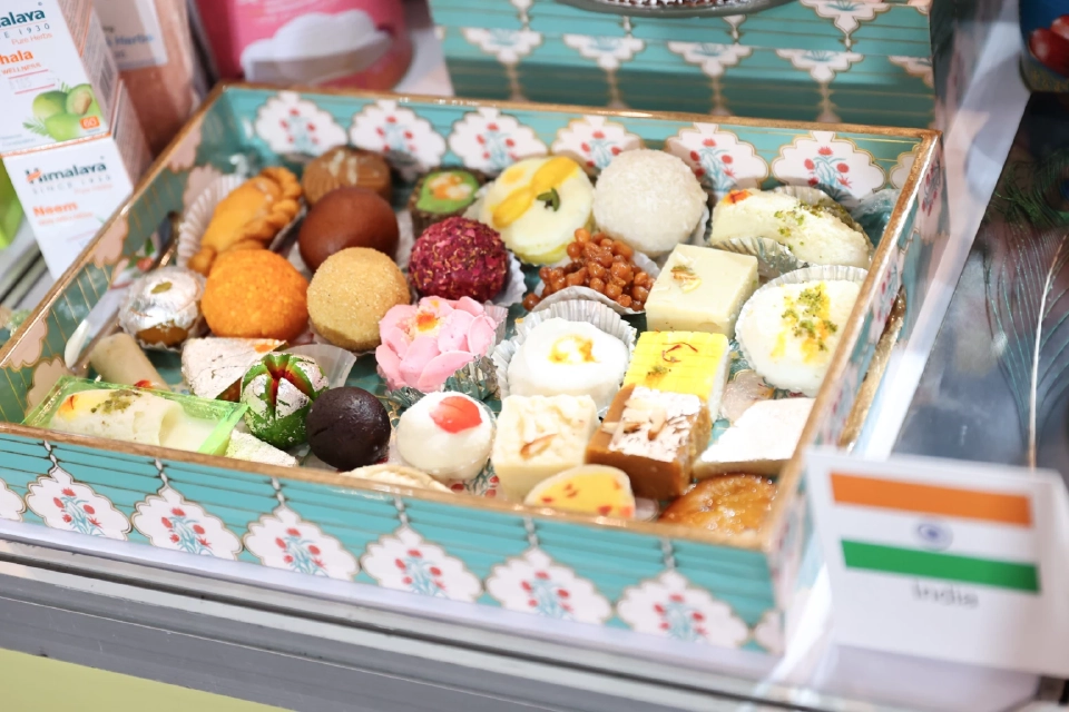 ชอปสนุก สุขใจ ได้กุศล กับมหกรรม “งานออกร้านคณะภริยาทูต ครั้งที่ 57”