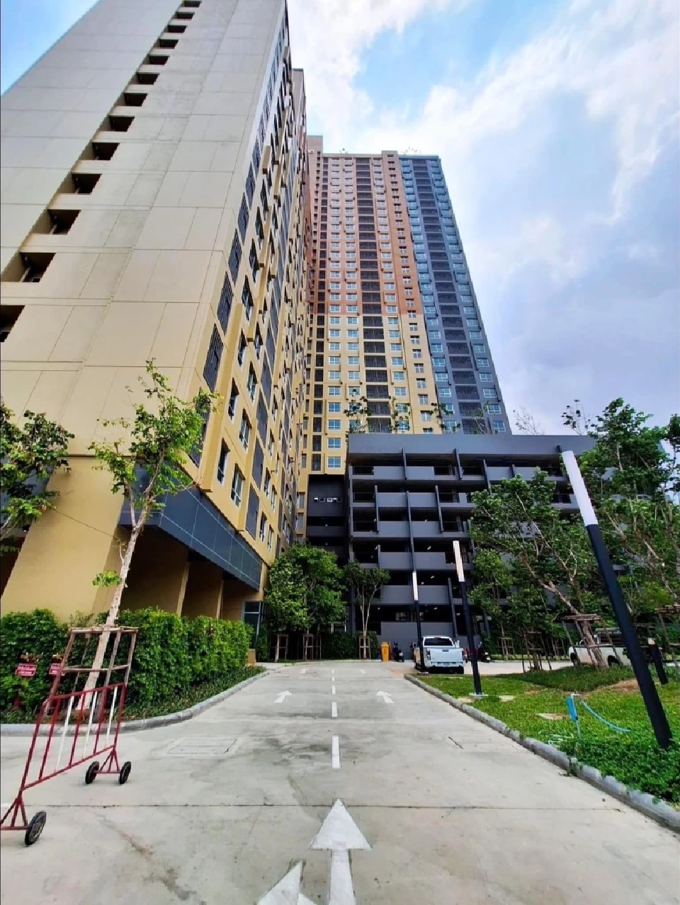 อาคารD1 โครงการฟื้นฟูชุมชนเมืองดินแดง ระยะ2