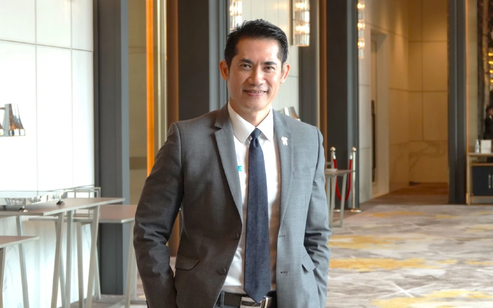 นายพงศ์พันธ์ แก้วตาทิพย์ 