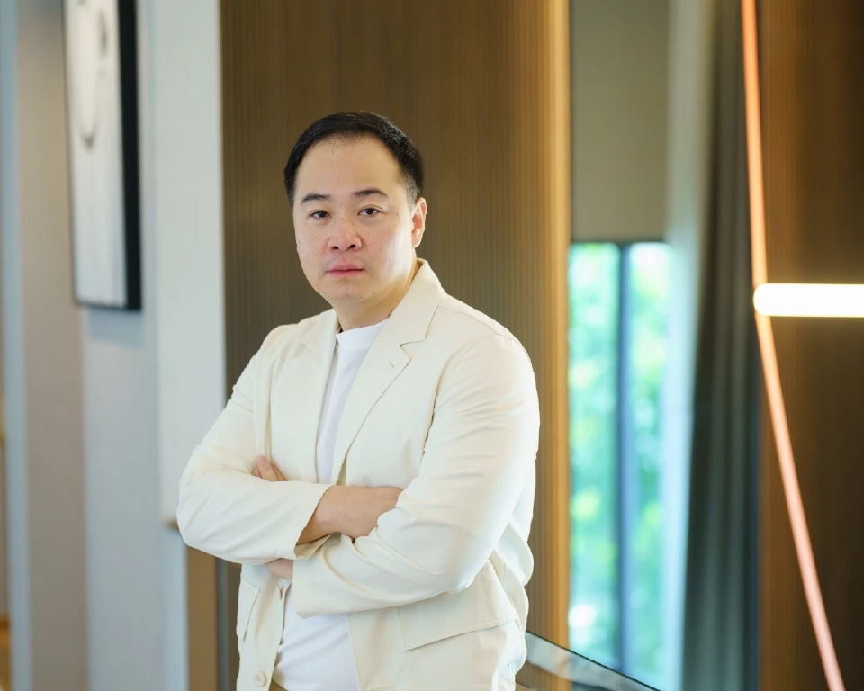 นายพริษฐ์  ทีฆคีรีกุล