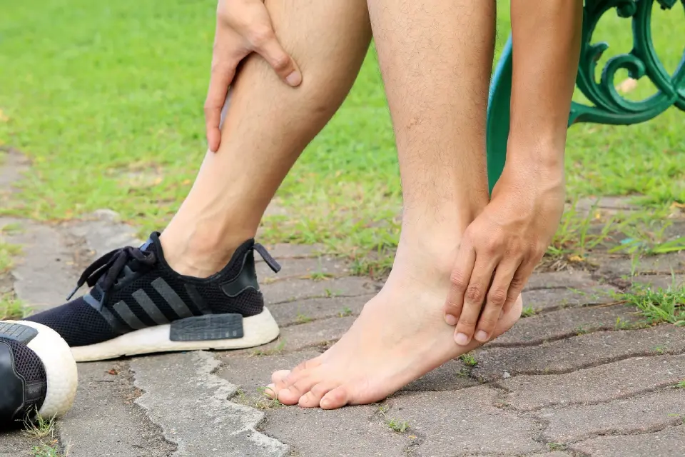 แพทย์เตือน! เส้นเอ็นร้อยหวายอักเสบ ภัยร้ายของคนรักออกกำลังกาย