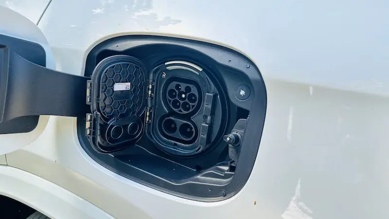 รีวิว Mercedes Benz GLC Coupe โฉมใหม่ เอสยูวีปลั๊ก-อินไฮบริด สมรรถนะเนียน หนึบ