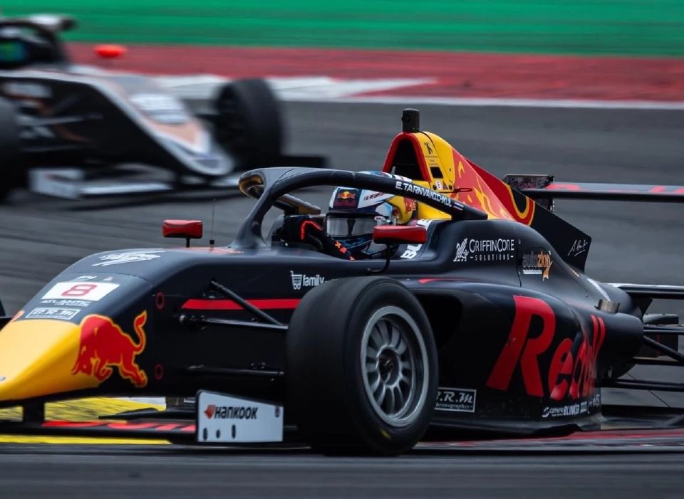 "เอ็นโซ่" คว้าที่ 3 อัลคานิซ สแปนิช เด็กไทยคนแรกขึ้นโพเดียม ฟอร์มูล่า4