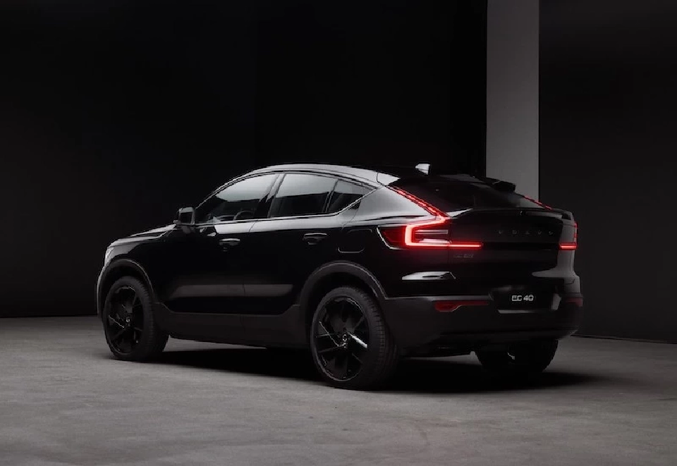 Volvo EC40 Black Edition