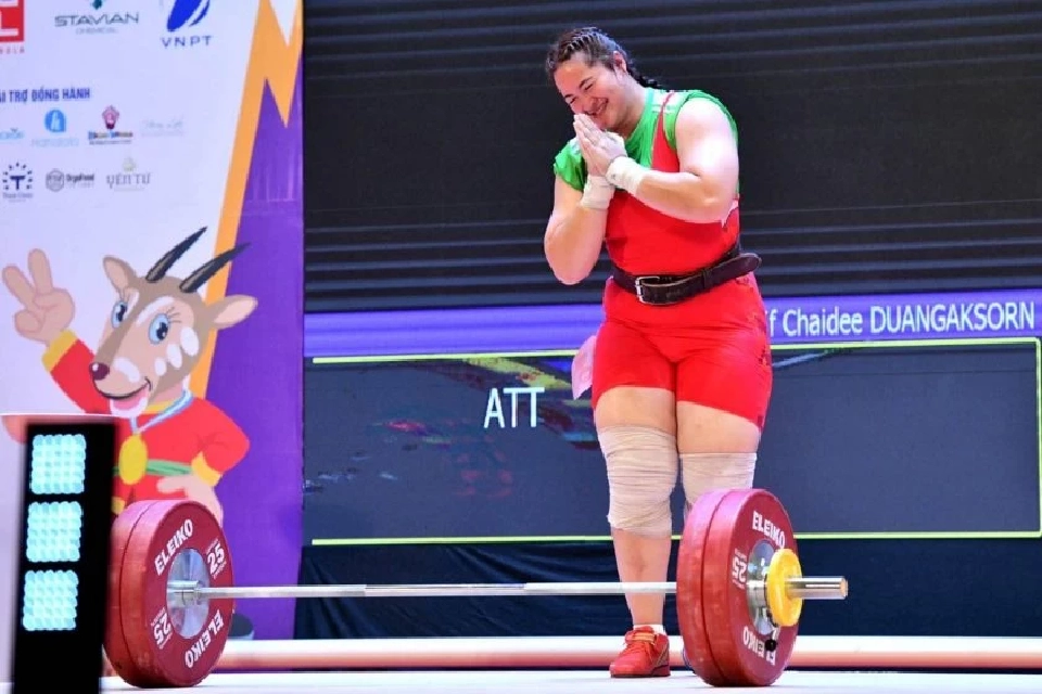 "ส้ม" ดวงอักษร ไชยดี นักยกน้ำหนักทีมชาติไทย
