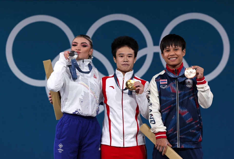 "ออย-สุรจนา คำเบ้า" สุดเจ๋ง คว้าเหรียญทองแดงยกน้ำหนักโอลิมปิก