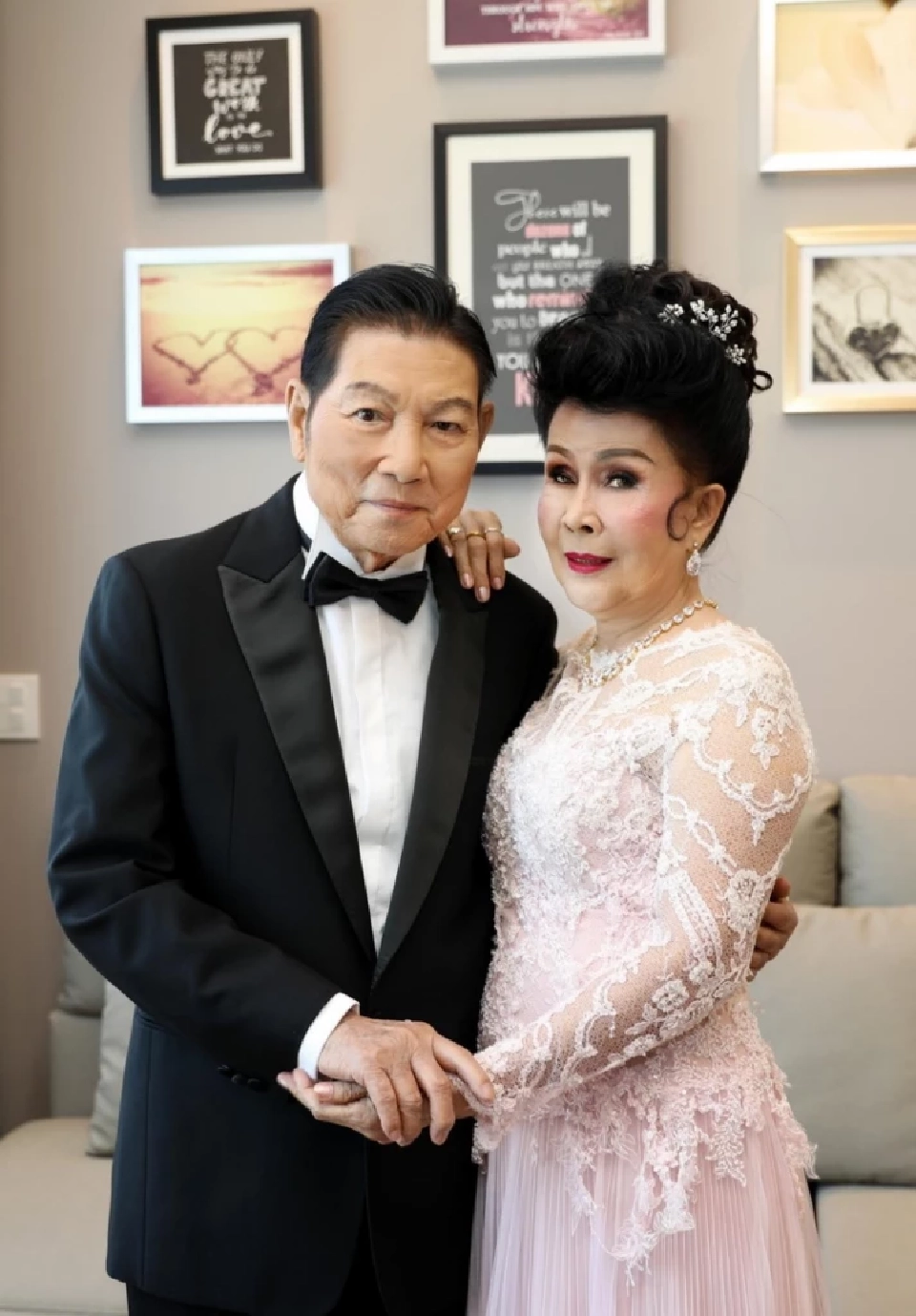 “ชรินทร์ นันทนาคร”