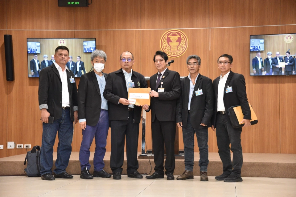 ไทยพีบีเอส-สมาคมนักข่าวฯ ร้องสอบจริยธรรม 'พล.อ.ประวิตร' ปมคุกคามสื่อ