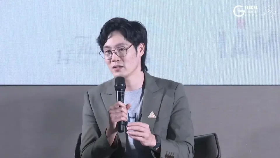 นายธันยวัฒน์ ทั่งตระกูล กรรมการผู้จัดการบริษัท ธาอีส อีโคเลทเธอร์ จำกัด 