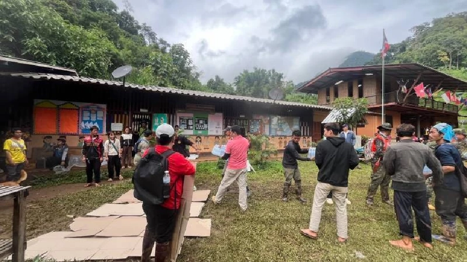 น้ำท่วม 4 อำเภอ 5 ตำบลแม่ฮ่องสอน &quot;พัชรวาท&quot; สั่งเร่งช่วยเหลือผู้ประสบภัย